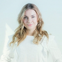 Анна Баженова